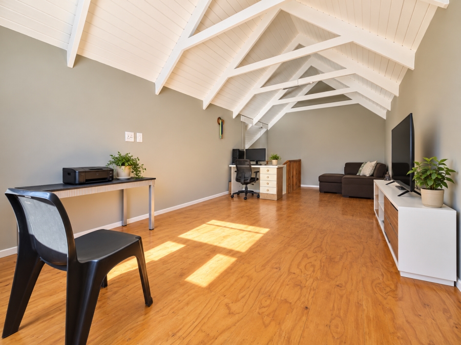 3 Bedroom Property for Sale in Brittania Beach Estate Western Cape